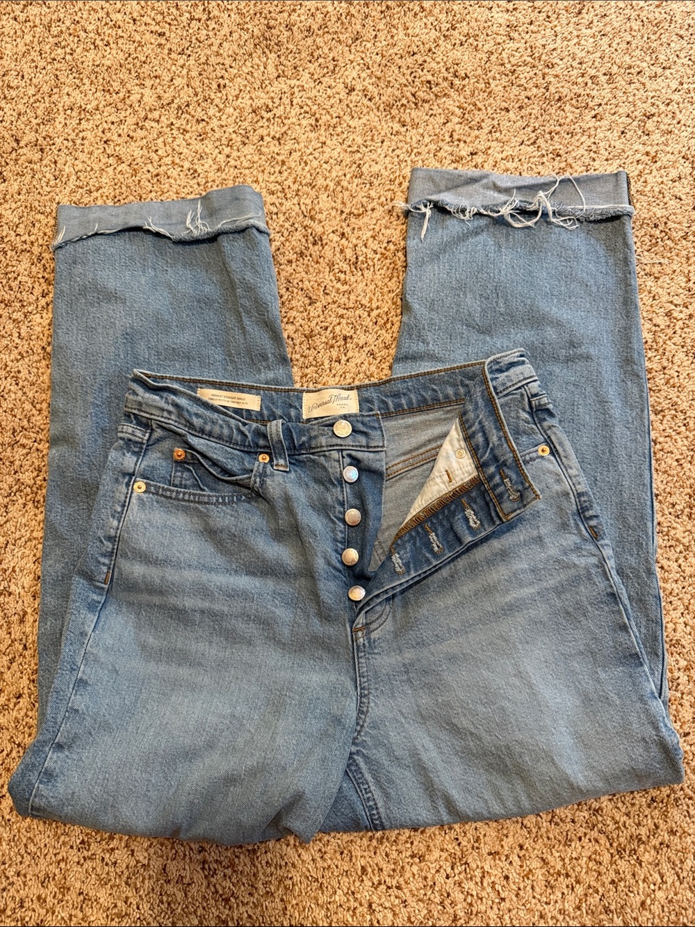Universal Thread Light Blue Straight-Leg High-Rise Jeans